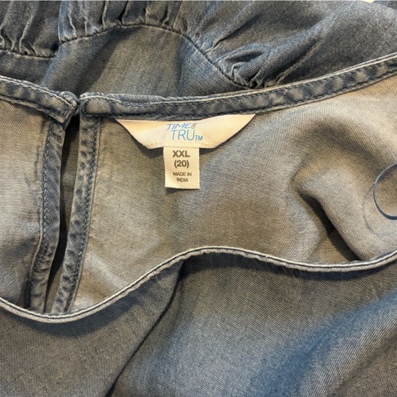 NWT Time and Tru Women's Long Sleeve Crinkle Peplum Top, Size XXL Med Wash - Picture 4 of 4